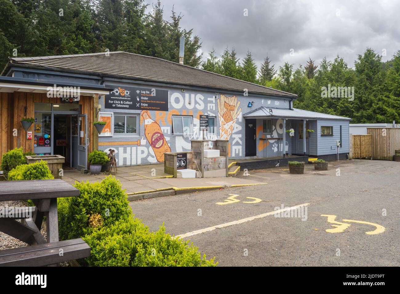 19.05.2022 Tyndrum, Argyll, Scotland, UK. Fish and chips restaurant and takeaway on the A82 at Tyndrum in the Scottish Highlands Stock Photo