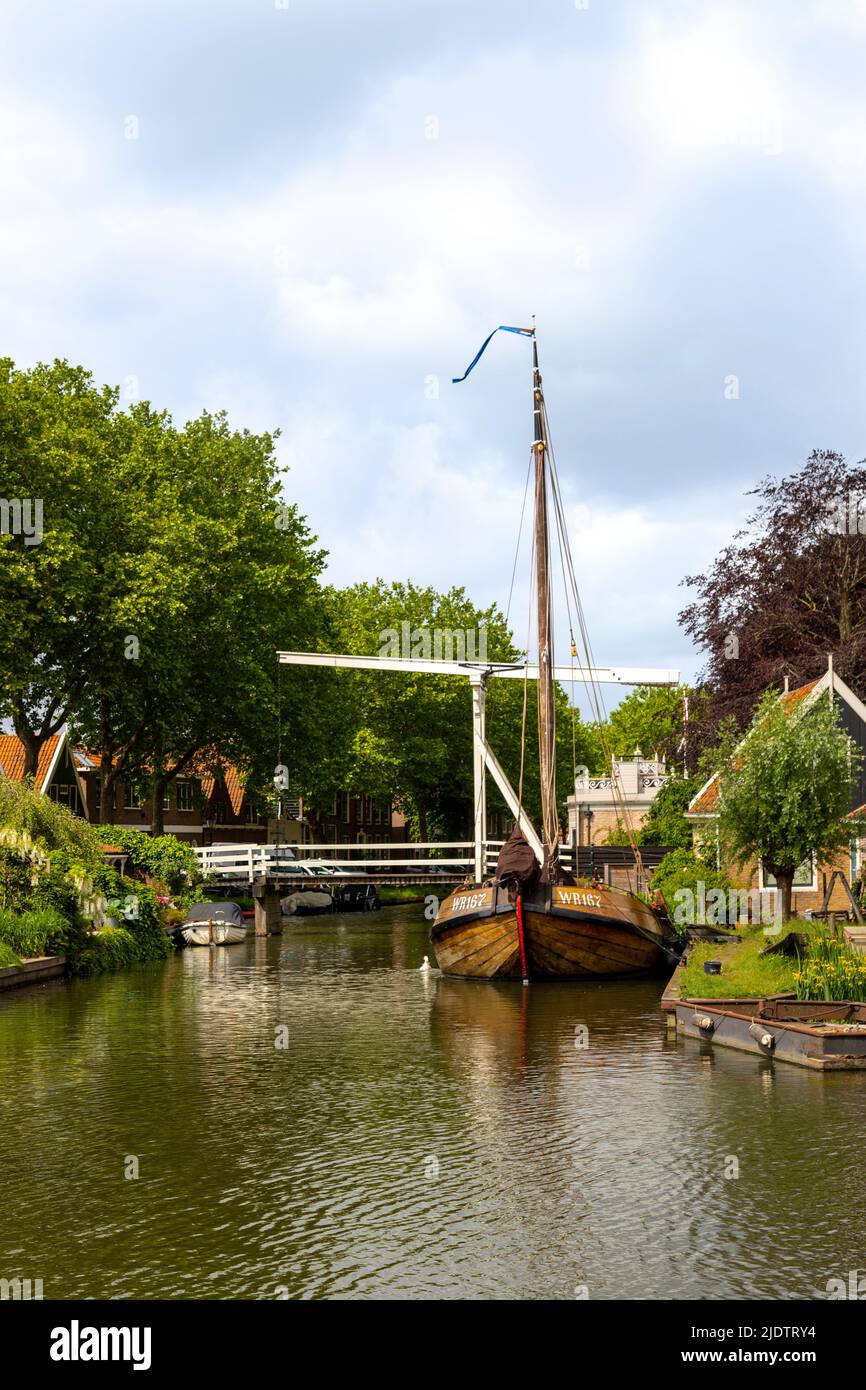 Kwakelbrug, a historic 18th century bascule, or seesaw bridge in the old center of Edam, North Holland, The Netherlands. Stock Photo