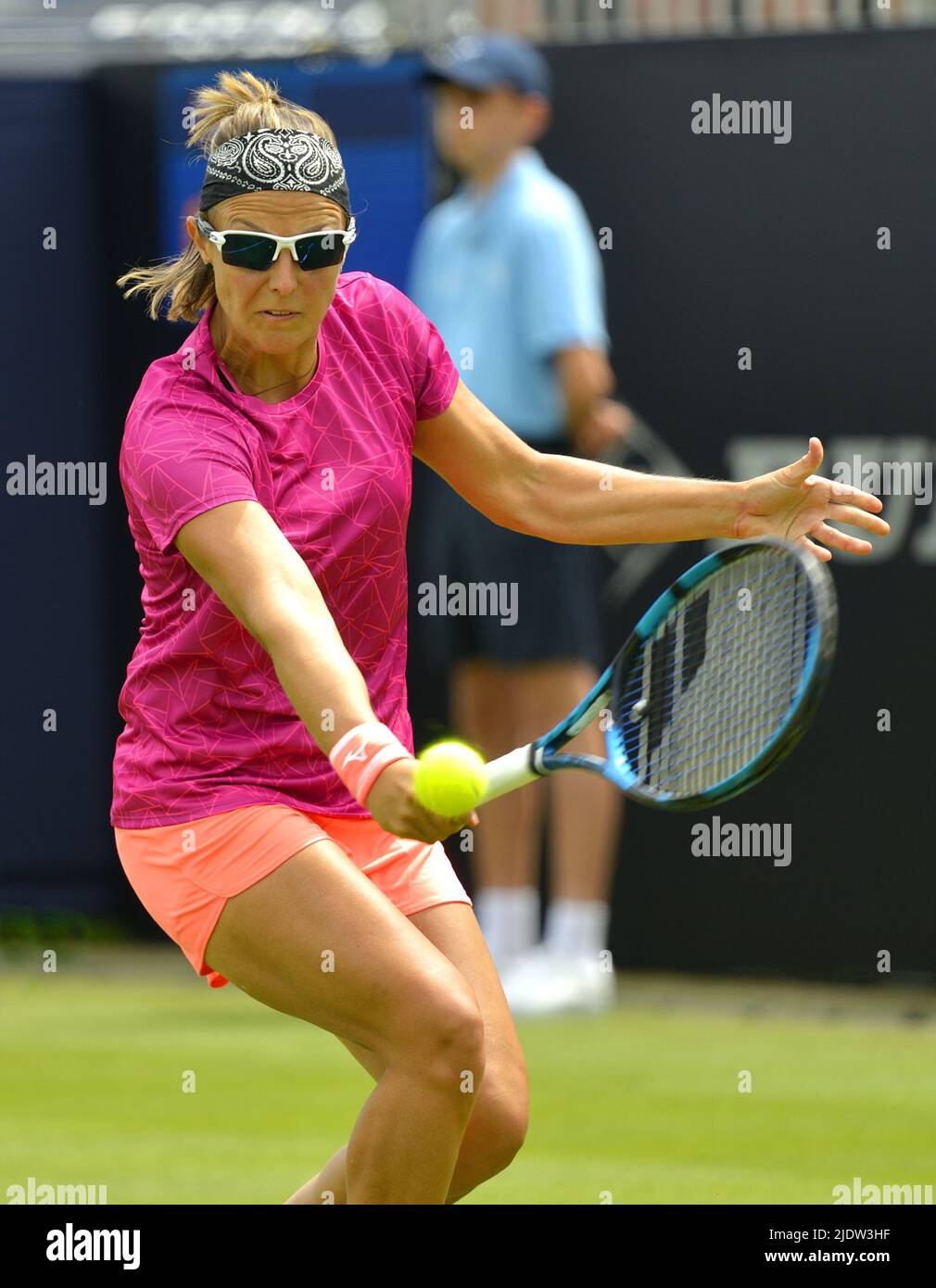 Female tennis player wearing sunglasses hi-res stock photography and images  - Alamy