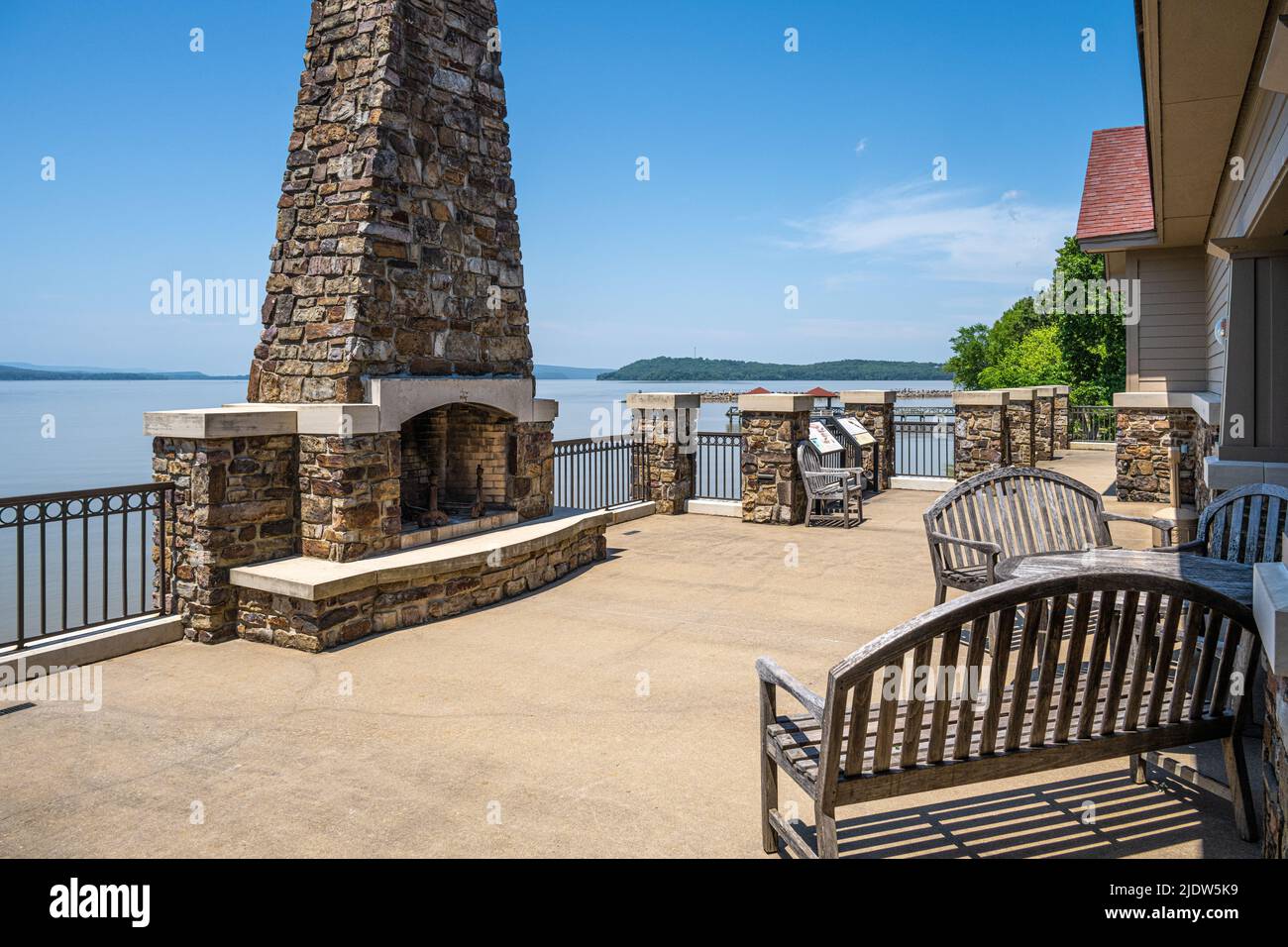 Lakefront patio with outdoor stone fireplace at the Lake Dardanelle State Park Visitor Center in Russellville, Arkansas. (USA) Stock Photo