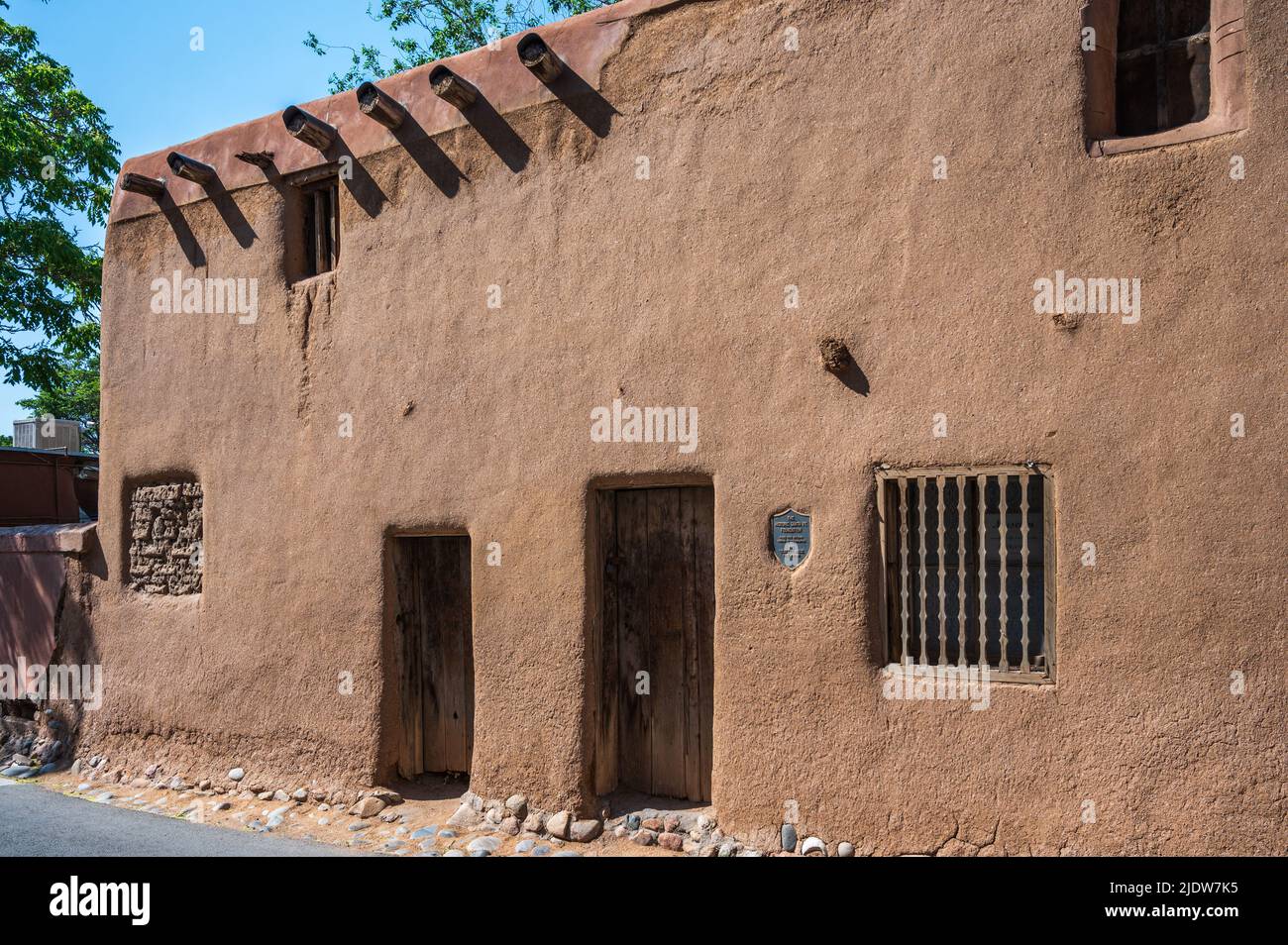 The 'Oldest' House. 215 E. De Vargas Street, Santa Fe, New Mexico, USA. Stock Photo