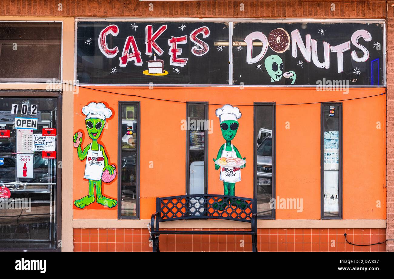 Roswell, New Mexico, USA: El Toro Bravo Bakery, with quirky exterior alien decorations. Stock Photo