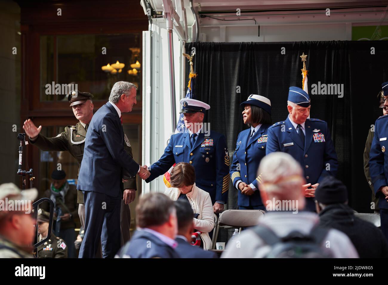 Manhattan, USA - 11. November 2021: Mayor Bill de Blasio greeting Military high ranking officials at veterans Day Parade in NYC Stock Photo