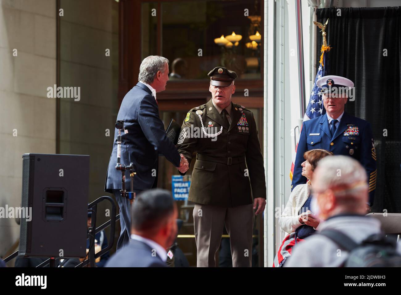 Manhattan, USA - 11. November 2021: Mayor Bill de Blasio greeting Military high ranking officials at veterans Day Parade in NYC Stock Photo