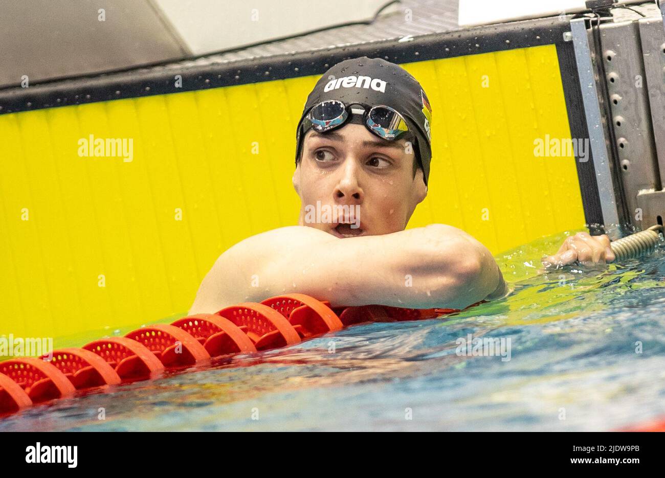 Berlin, Germany. 23rd June, 2022. Swimming: German championship, decision, 400 m men, swimming and diving hall in Europa-Sportpark: Cedric Büssing of SG Essen reacts to his victory. Credit: Andreas Gora/dpa/Alamy Live News Stock Photo