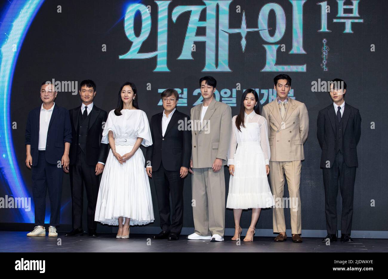 Seoul, South Korea. 23rd June, 2022. (L to R) South Korea actors Kim Eui-sung, Jo Woo-jin, Yum Jung-ah, director Choi Dong-hoon, So Ji-sub, Kim Tae-ri, Kim Woo-bin and Ryu Jun-yeol, poses for photos during a press conference the film 'Alienoid' in Seoul, South Korea on Jun 23, 2022. The movie is to be released in South Korea on July 20. (Photo by Lee Young-ho/Sipa USA) Credit: Sipa USA/Alamy Live News Stock Photo