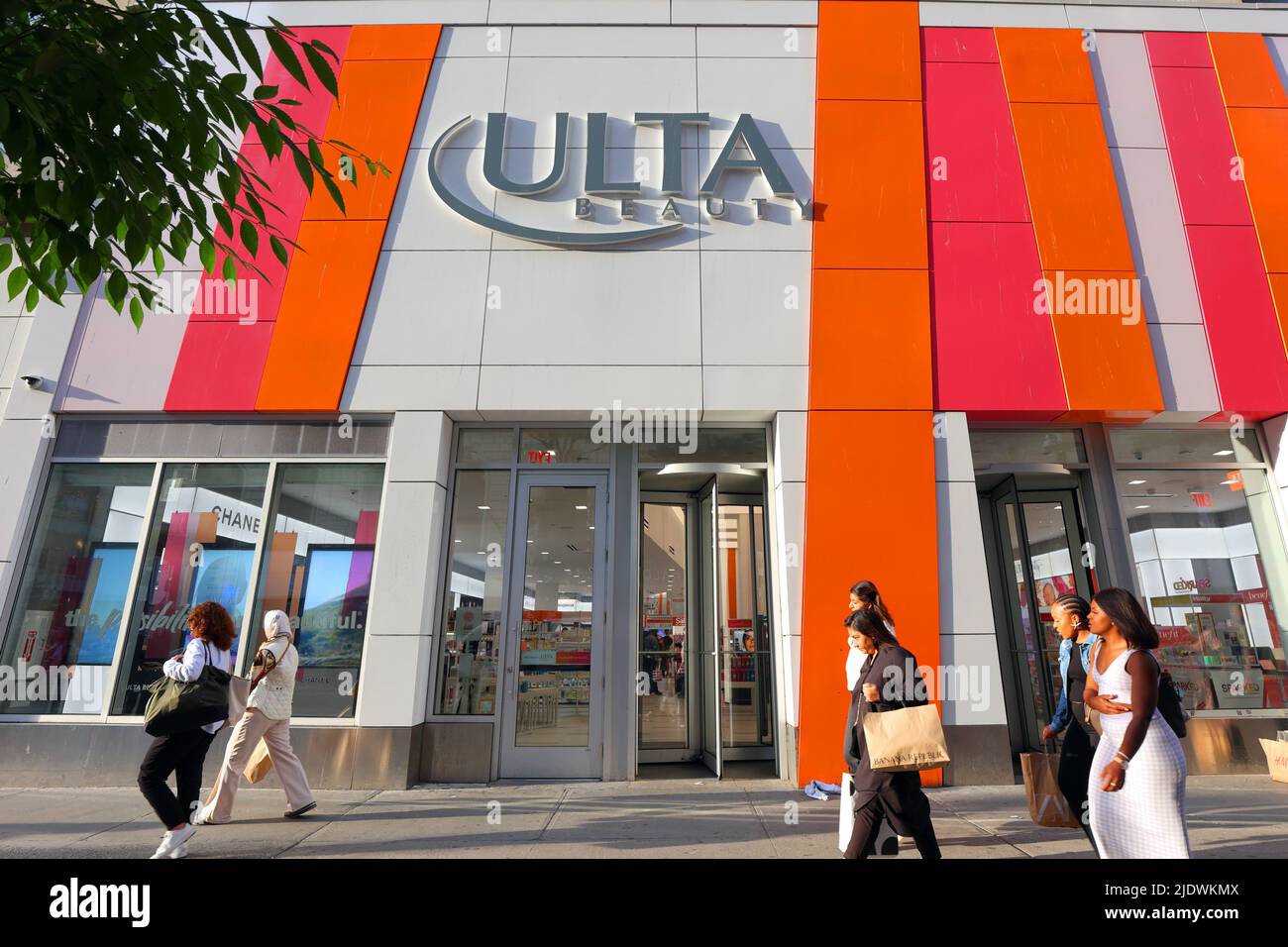 Ulta Beauty, 51 W 34th St., New York, NY. exterior storefront of a cosmetics store in Herald Square in Manhattan. Stock Photo