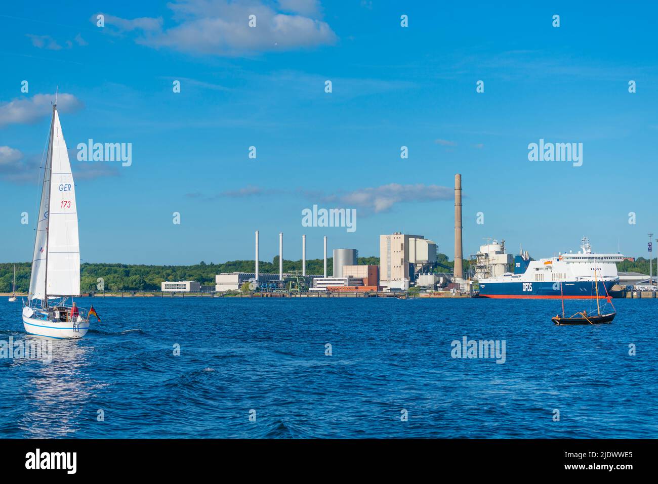 Gas-powered combined heat and power unit,(left) and shut-down coal-fired ower station (right) on Kiel Fjord, Kiel Schleswig-Holstein, Northern Germany Stock Photo