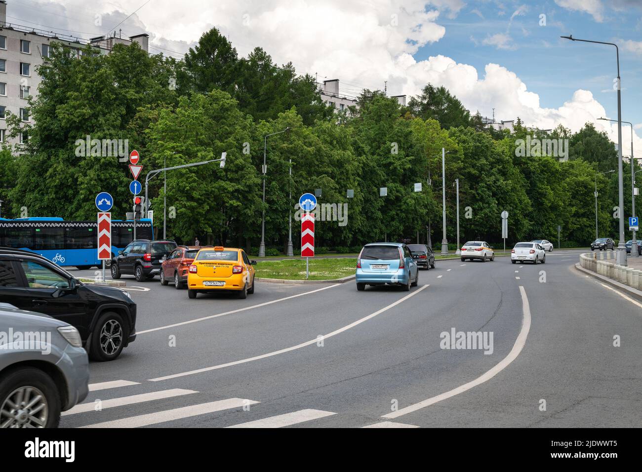 Moscow, Russia - June 14. 2022. Traffic on Central Avenue in Zelenograd Stock Photo