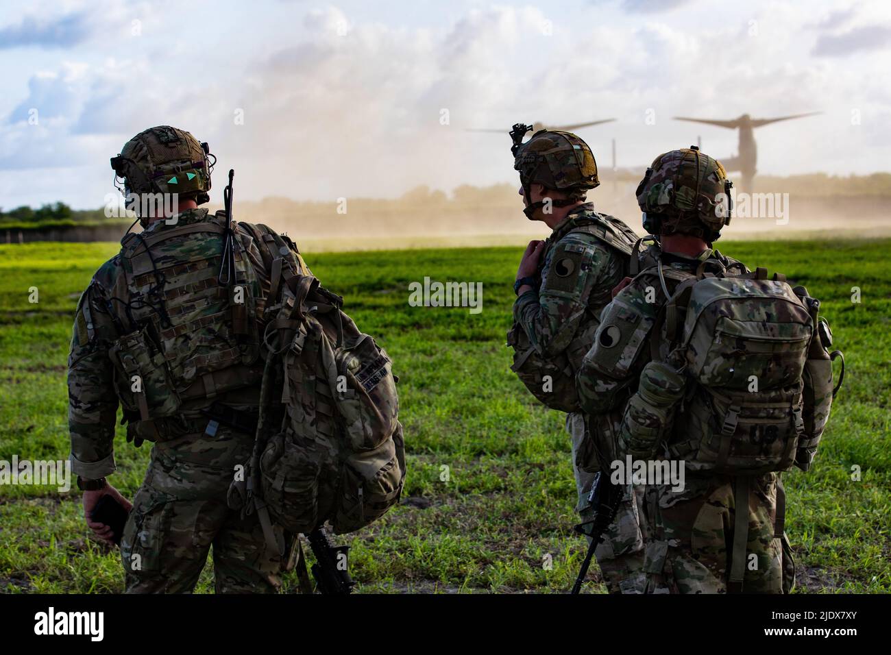 U.S. Army National Guard Soldiers assigned to Task Force Red Dragon, Combined Joint Task Force - Horn of Africa (CJTF-HOA), conduct an Emergency Deployment Readiness Exercise (EDRE) at CSL Manda Bay, Kenya, June 17, 2022. During the EDRE, the East Africa Response Force (EARF) forward deployed from Camp Lemonnier, Djibouti, to Manda Bay to exercise its capability to provide security augmentation while Soldiers with the EARF and CJTF-HOA security forces conducted presence patrols with Kenya Defense Forces and responded to multiple injects that included base defense drills. Stock Photo