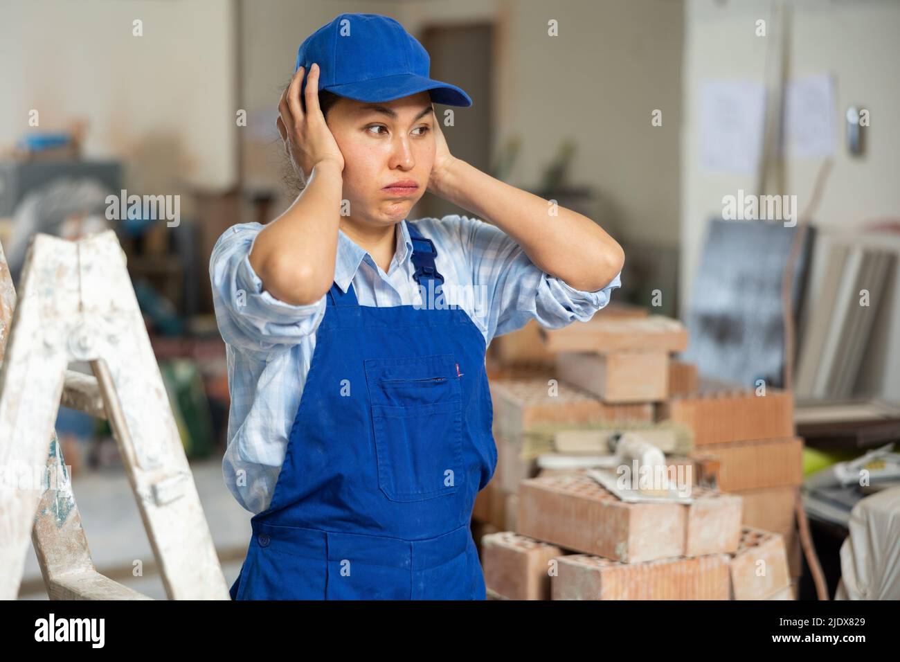 Asian overalls hi-res stock photography and images - Alamy