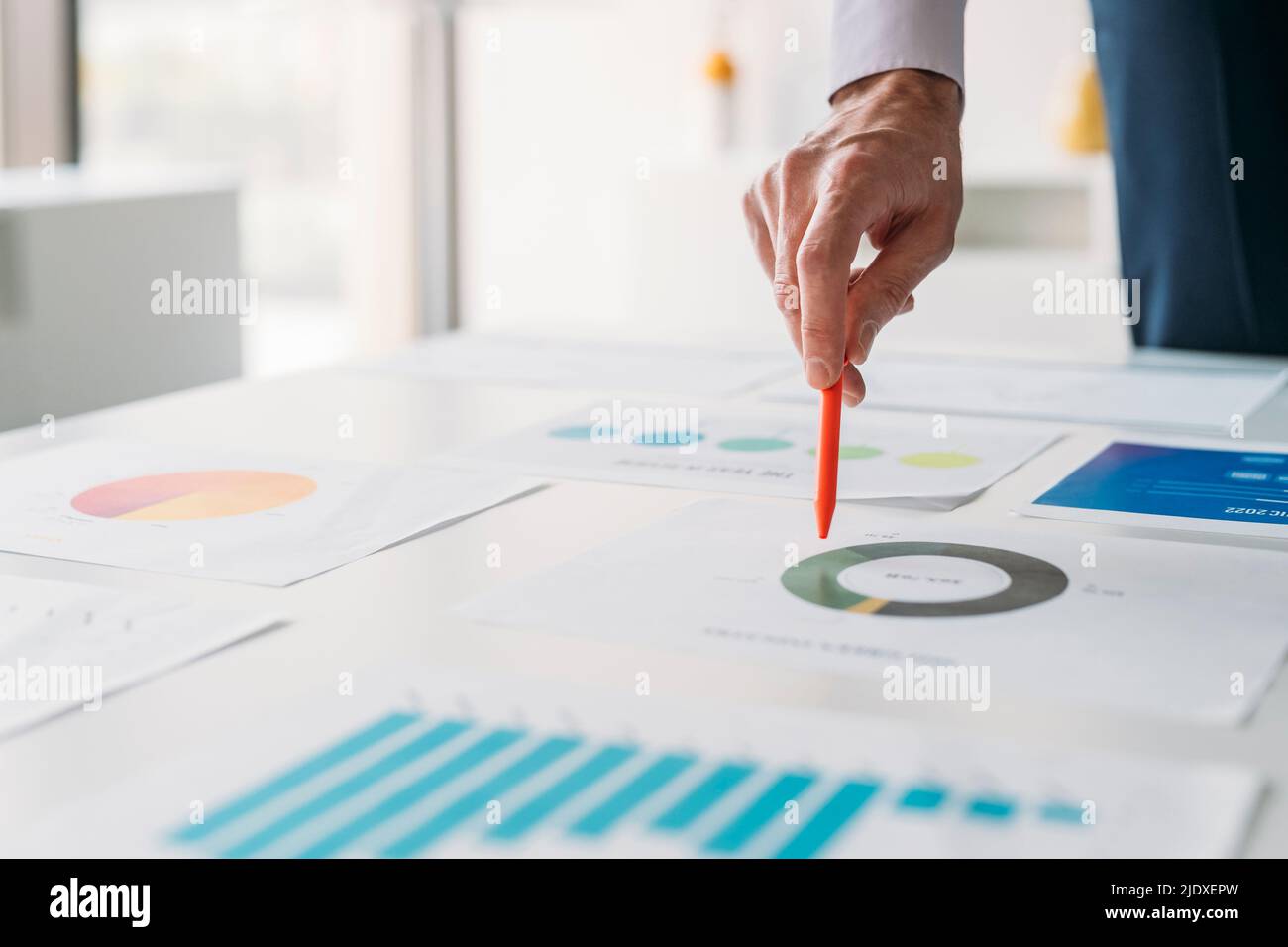 Hand chart hi-res stock photography and images - Alamy