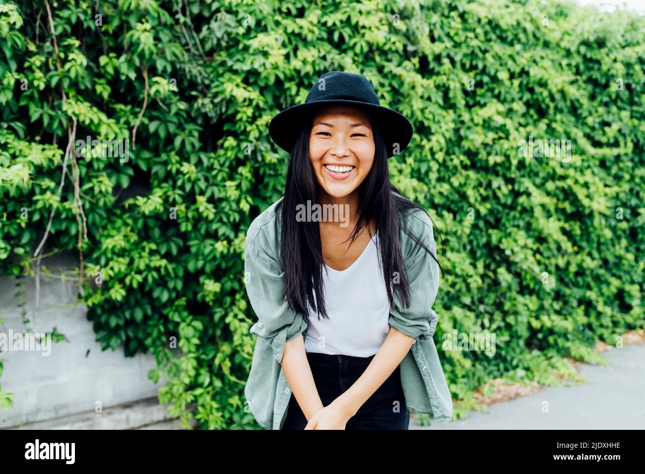 Beautiful asian woman smile standing hi-res stock photography and ...
