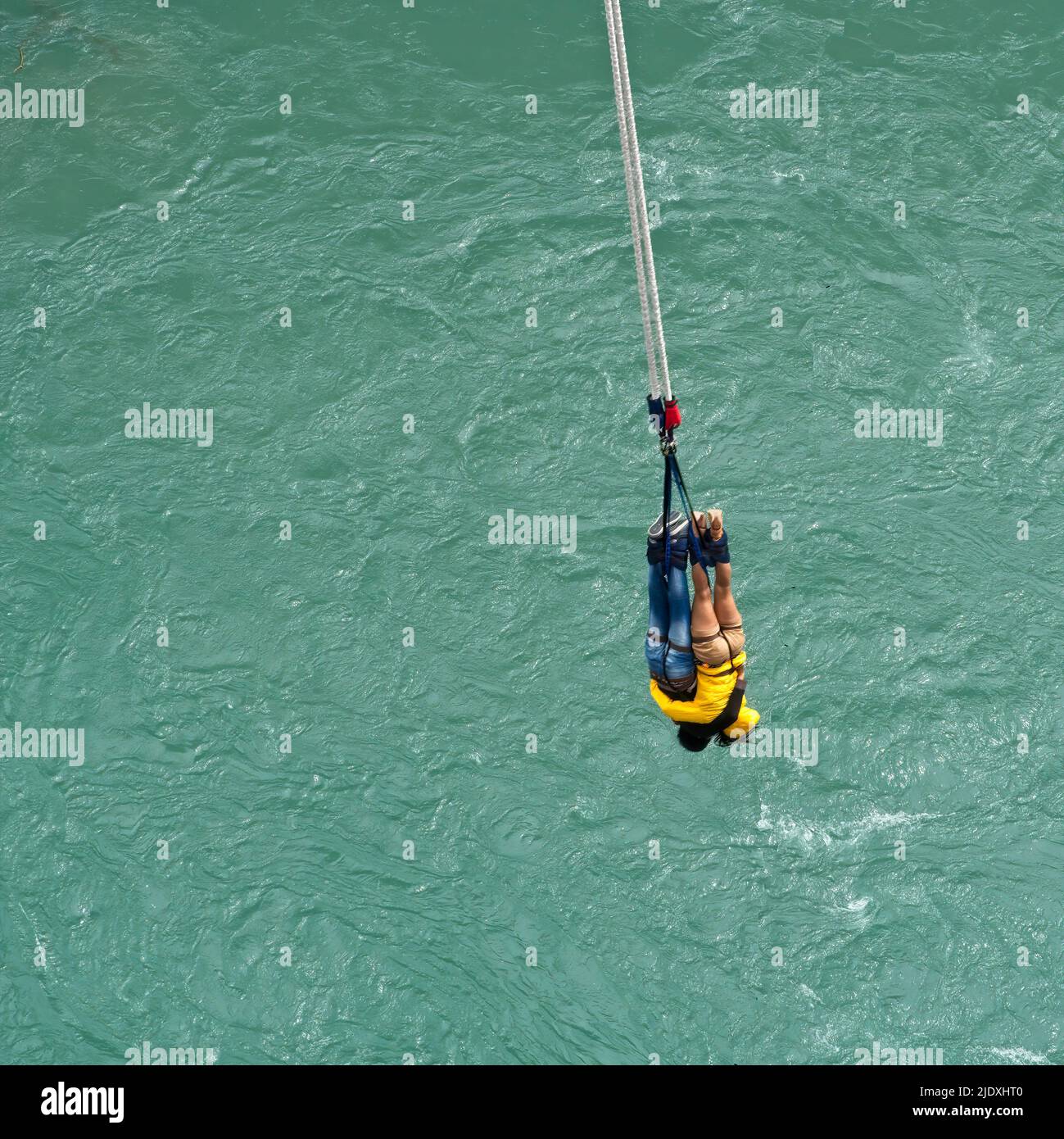 Bungee jump into water hanging hires stock photography and images Alamy