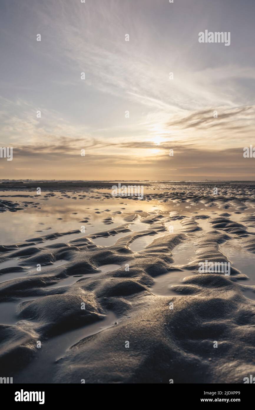 Empty beach sunrise color hi-res stock photography and images - Alamy