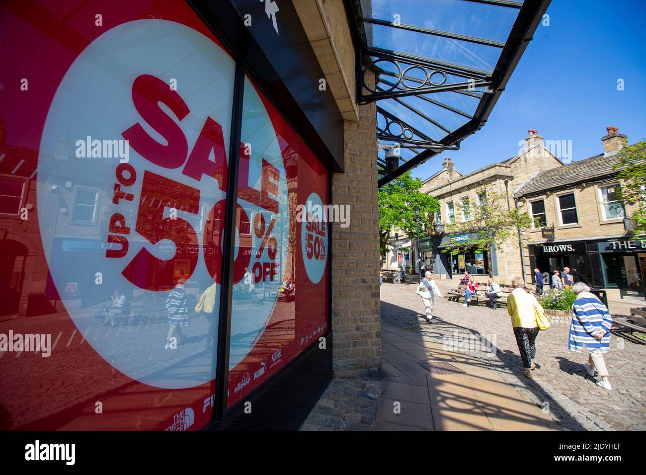 Halifax, West Yorkshire, UK. 24th June 2022  British retail sales contracted in May as consumers tightened their belts amid a cost of living crisis, fuelling concerns for a downturn in the UK economy.  The quantity of goods bought in Great Britain fell 0.5 per cent between April and May, reversing the expansion in the previous month, according to data published on Friday by the Office for National Statistics.   Credit: Windmill Images/Alamy Live News Stock Photo