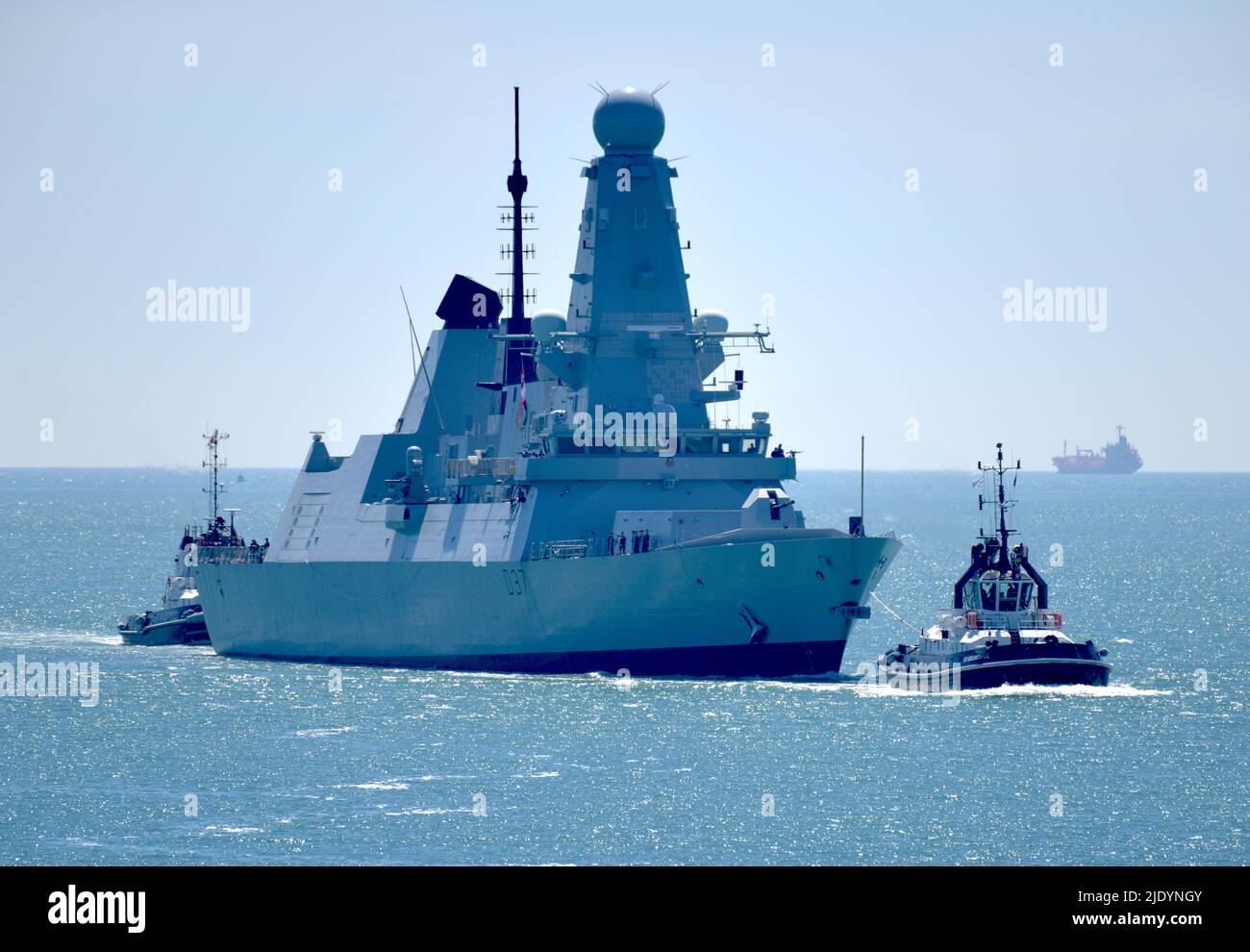 22/06/2022 Portsmouth UK HMS Duncan returns from patrol to HMNB Portsmouth. The 152m Type 42 or Daring-Class air-defence destroyer was launched in 201 Stock Photo