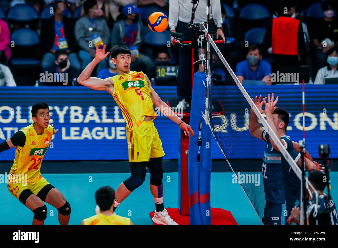 Quezon City, Philippines. 24th June, 2022. Li Yongzhen (Top) of China ...
