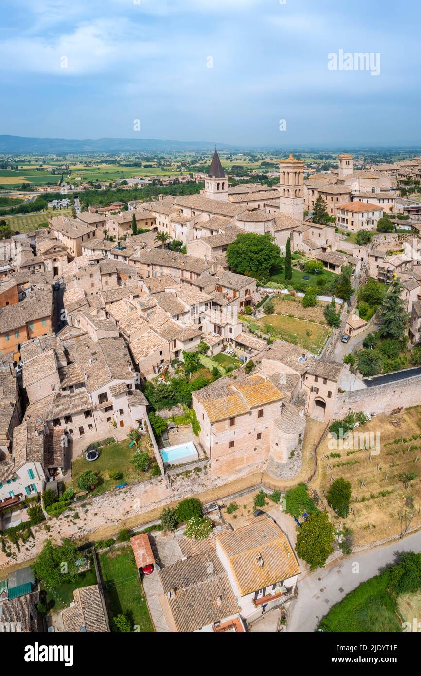 Aerial view of the town of Spello in spring. Spello, Perugia district, Umbria, Italy, Europe. Stock Photo