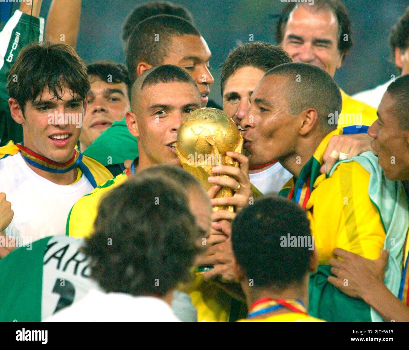 Lot Detail - 2002 FIFA WORLD CUP WINNER'S BERTONI TROPHY AWARDED TO BRAZIL  NATIONAL TEAM MEMBER WITH ORIGINAL CASE (BRAZIL MEDIC LOA)