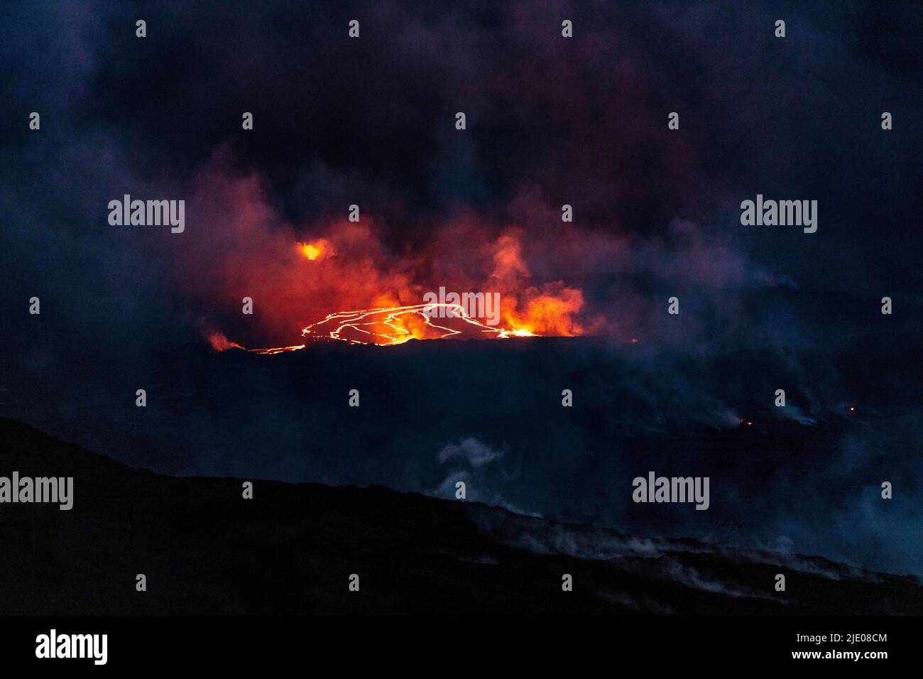 Active eruption, Kilauea Volcano, Halema'uma'u Crater, Hawai'i