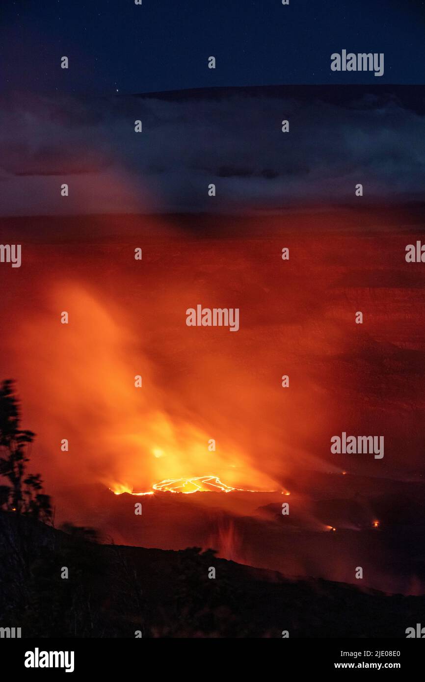 Active eruption, Kilauea Volcano, Halema'uma'u Crater, Hawai'i