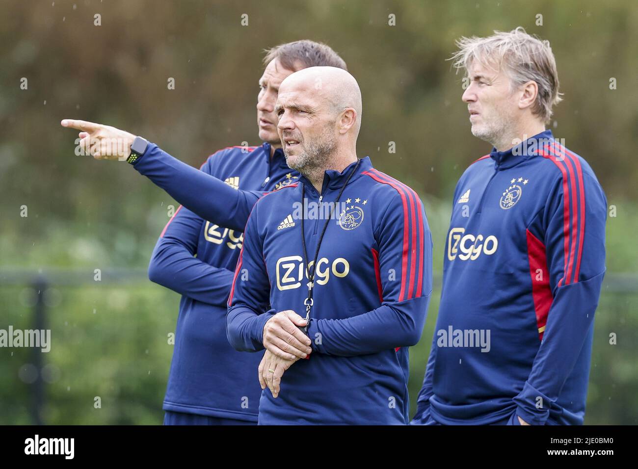 Amsterdam 24 06 22 Sportpark De Toekomst Dutch Football Eredivisie Season 22 23 First Training Ajax L R Ajax Assistant Coach Michel Kreek Ajax Coach Alfred Schreuder