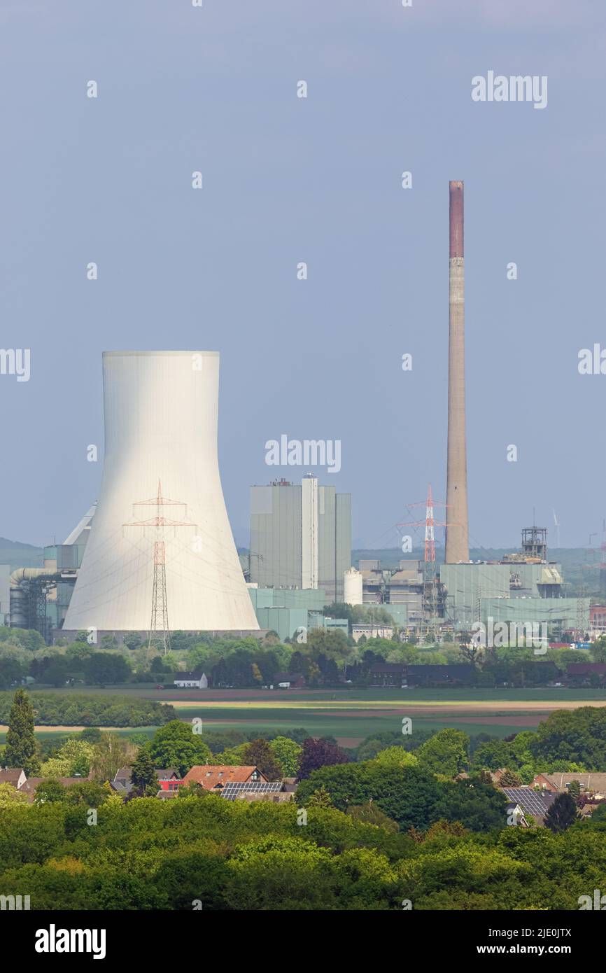 Distant view of the electricity power plant in Walsum, seen from the Halde Rheinpreussen near Duisburg Stock Photo