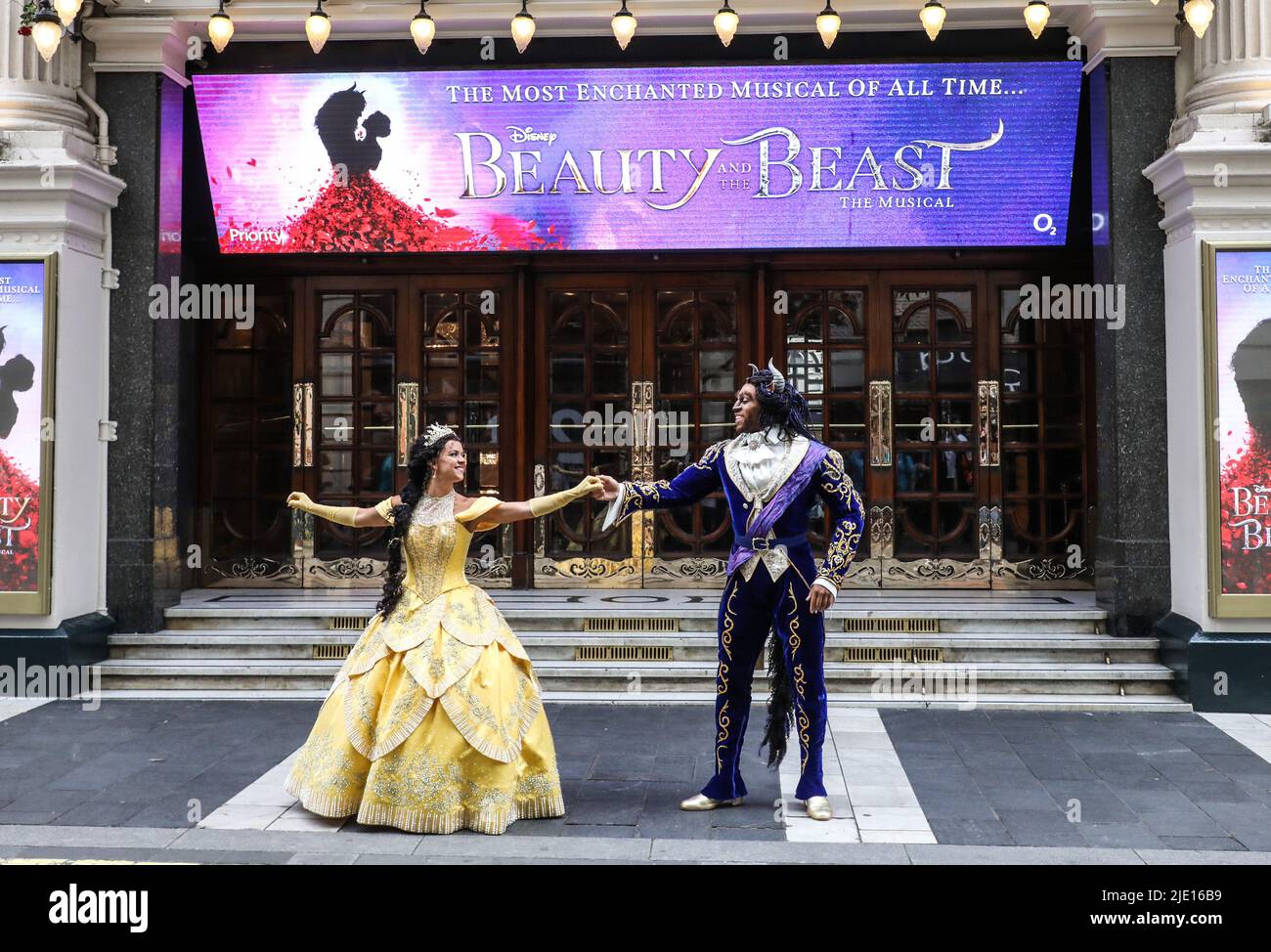Beauty and the beast musical hi-res stock photography and images - Alamy