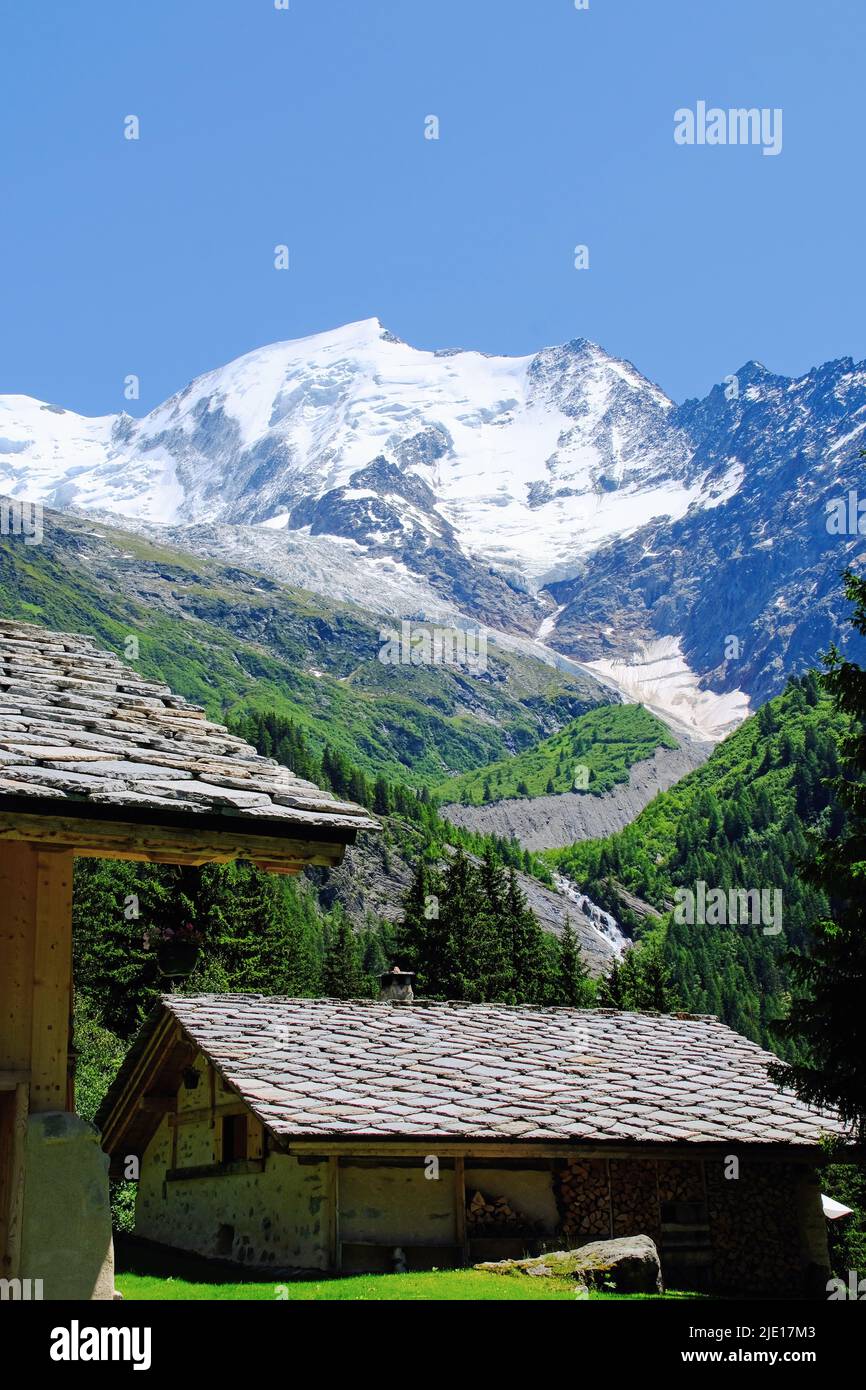 Chalet en alpage hires stock photography and images Alamy