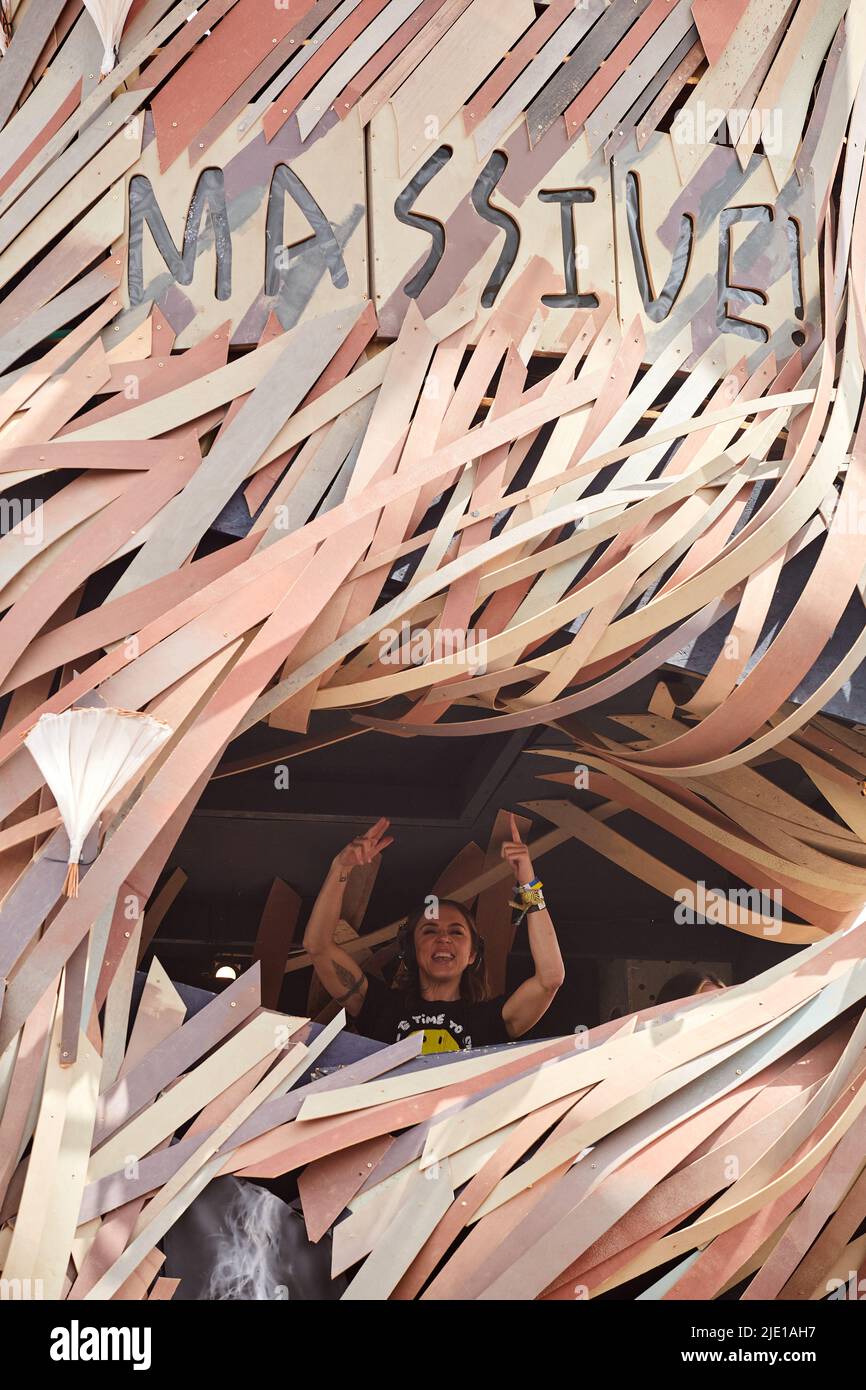 Mel C DJ Set in Greenpeace Rave Tree at Glastonbury Festival 2022 Stock