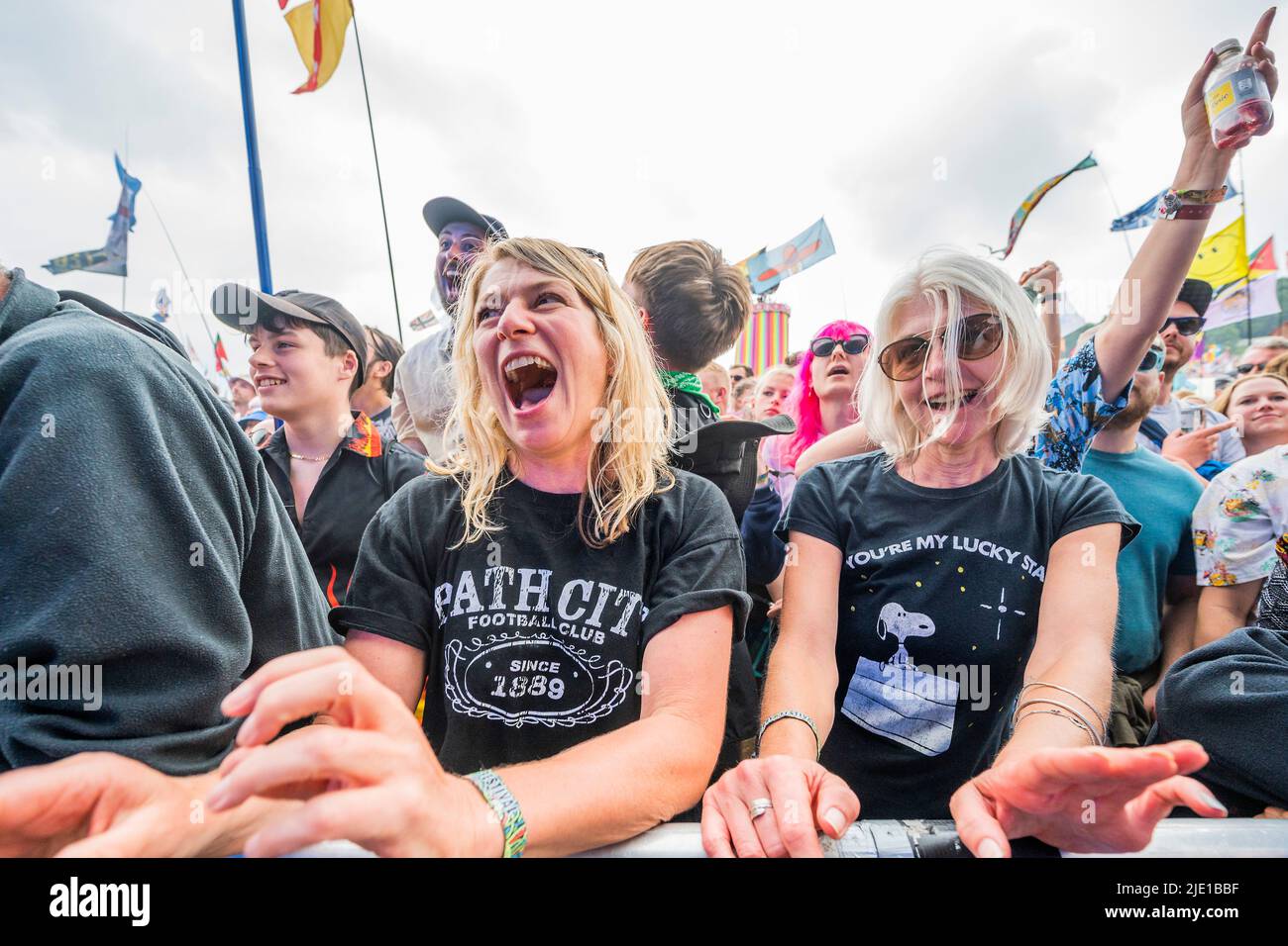 Glastonbury, UK. 24th June, 2022. Wet Leg play the Park Stage to a huge
