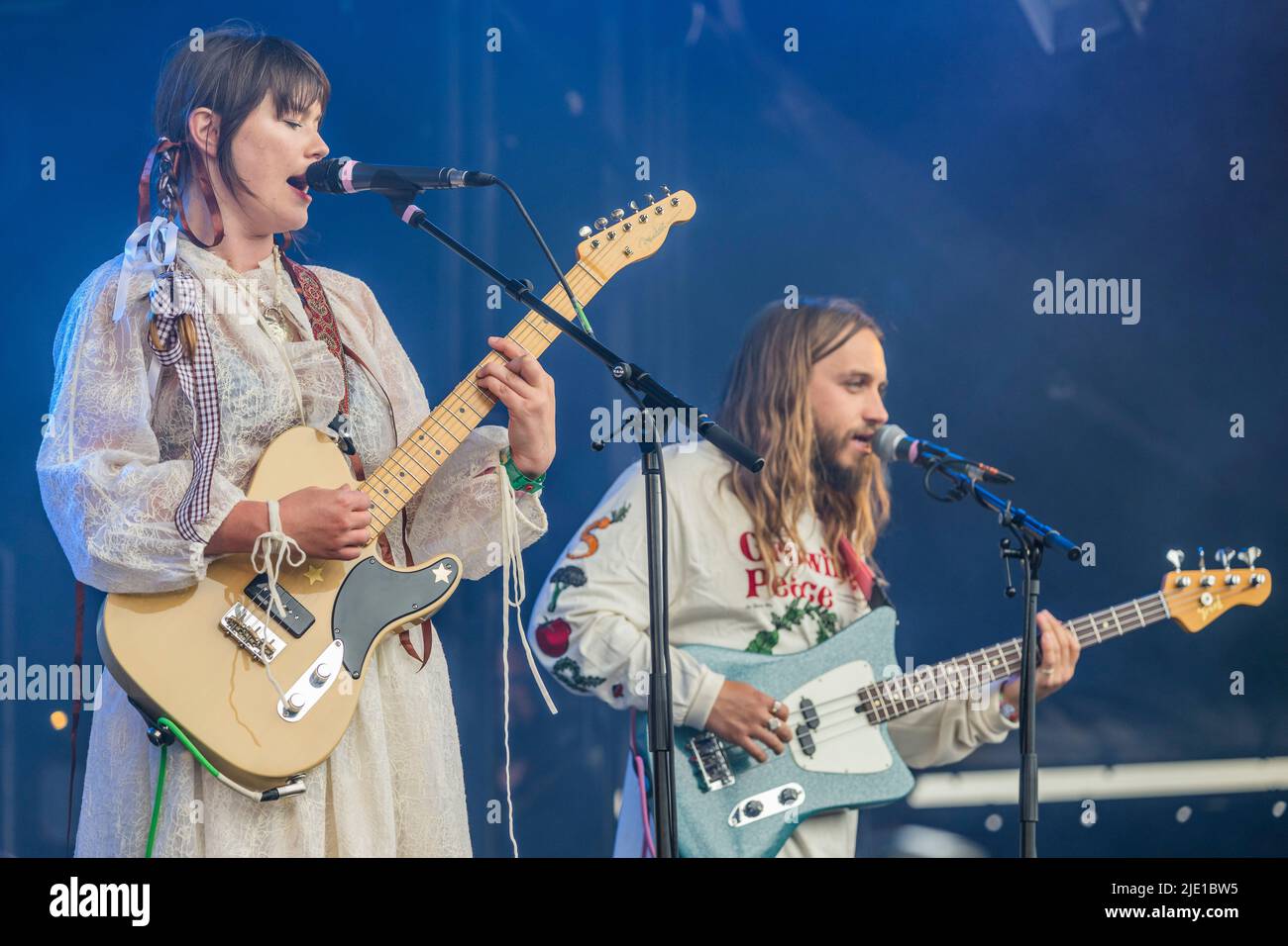 Glastonbury, UK. 24th June, 2022. Wet Leg play the Park Stage to a huge
