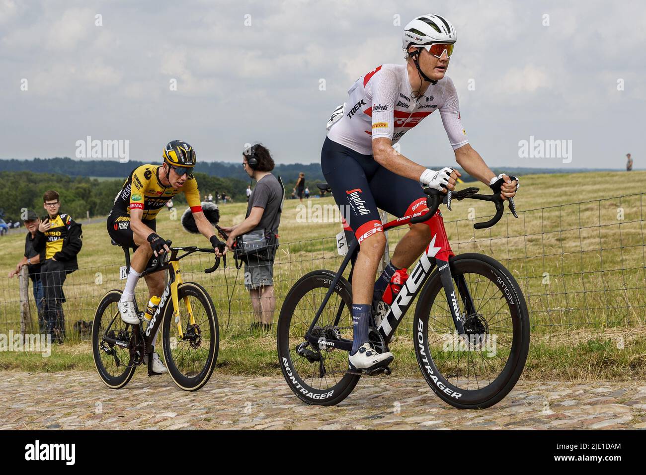 Drenthe, Netherlands. 24th June 2022. EMMEN - Cyclists Pascal Eenkhoorn and Daan Hoole in action during the National Championships Cycling in Drenthe. ANP BAS CZERWINSKIA Credit: ANP/Alamy Live News Stock Photo