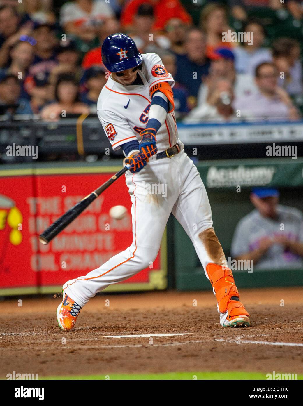 Houston Astros shortstop Mauricio Dubon (14) hits an RBI single to left 