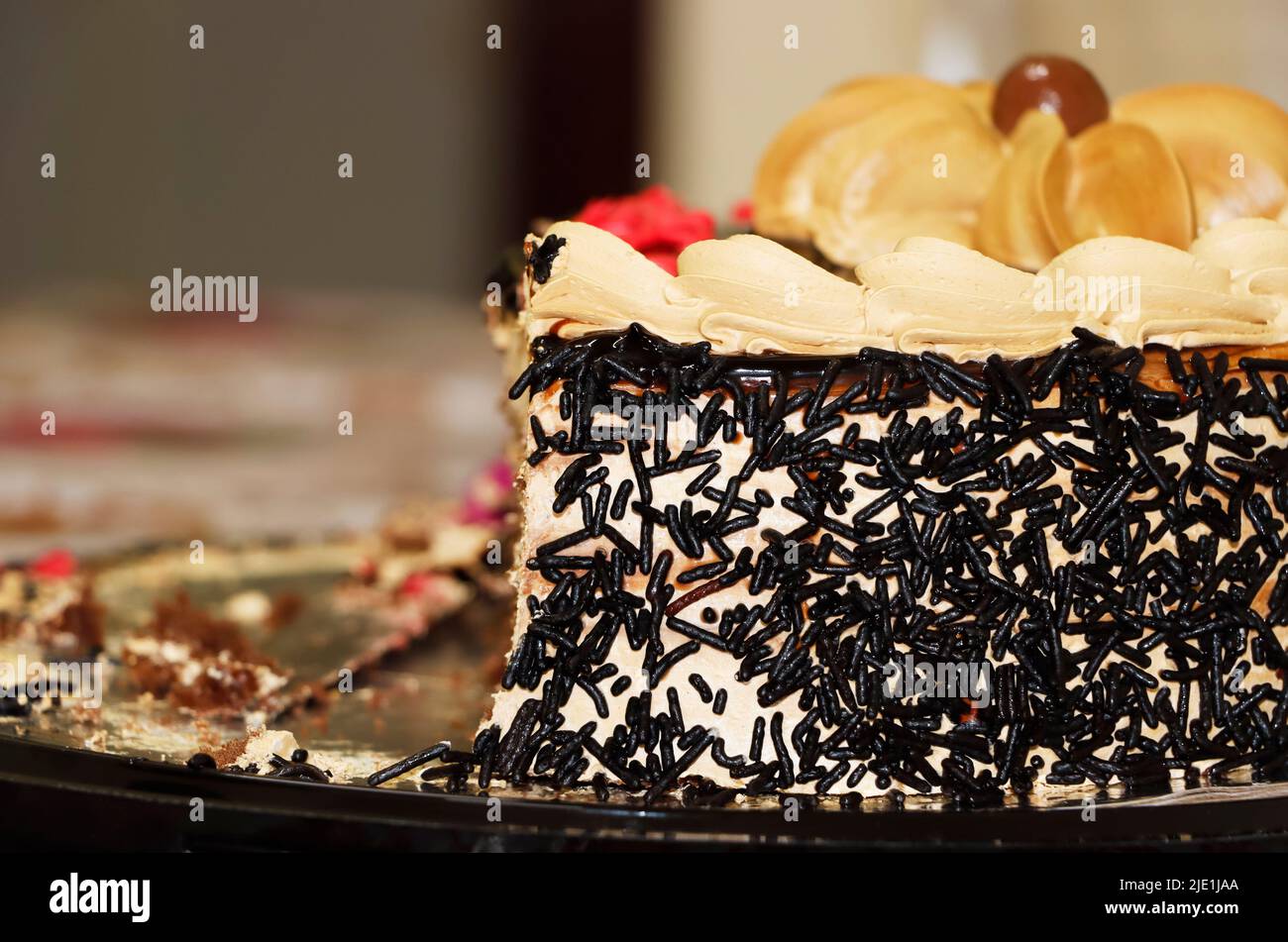 Chocolate caramel layer cake hi-res stock photography and images - Alamy
