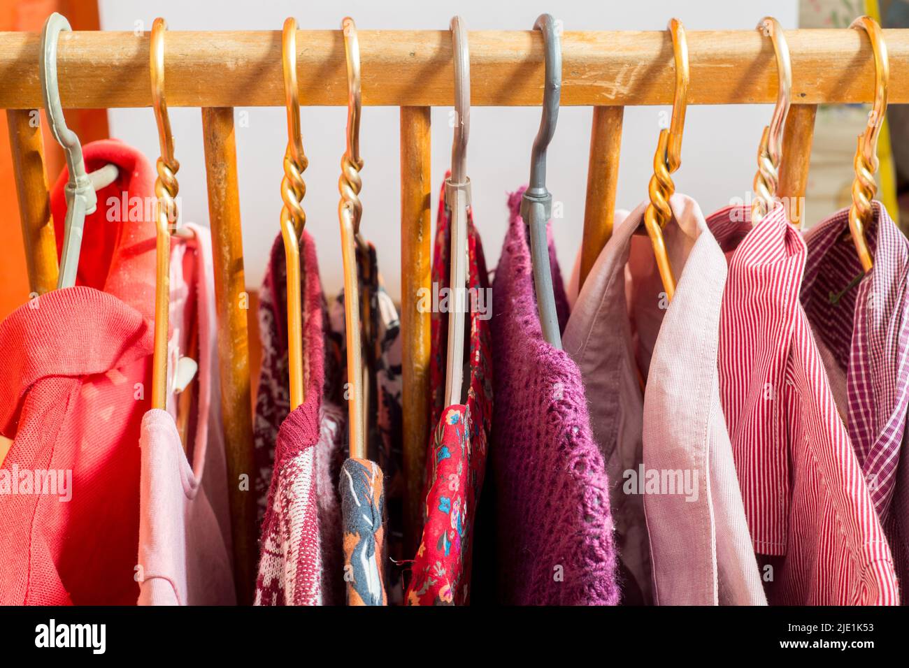 Hanger hangers recycle recycling hires stock photography and images Alamy