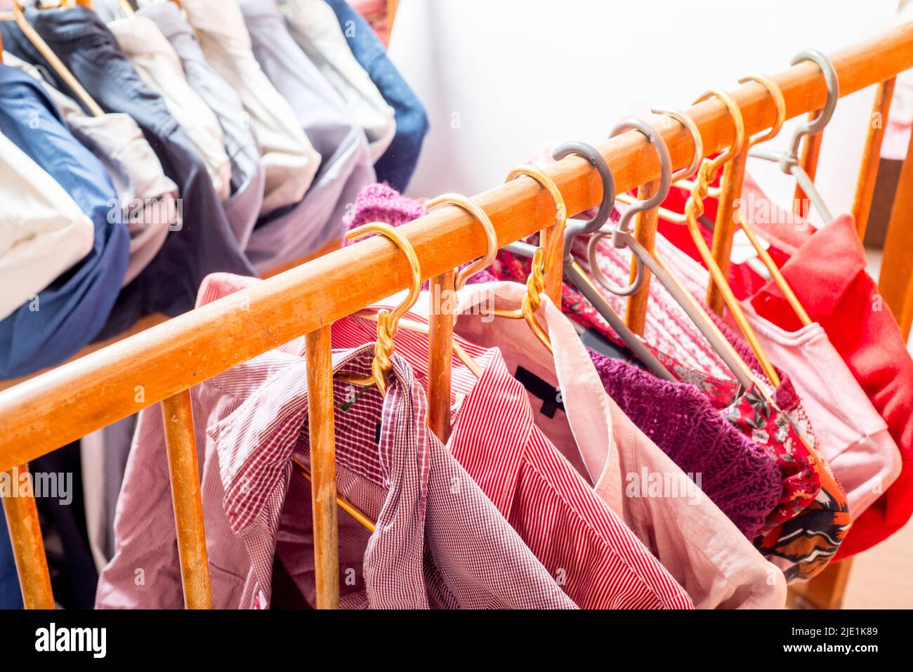 Hanger hangers recycle recycling hires stock photography and images Alamy