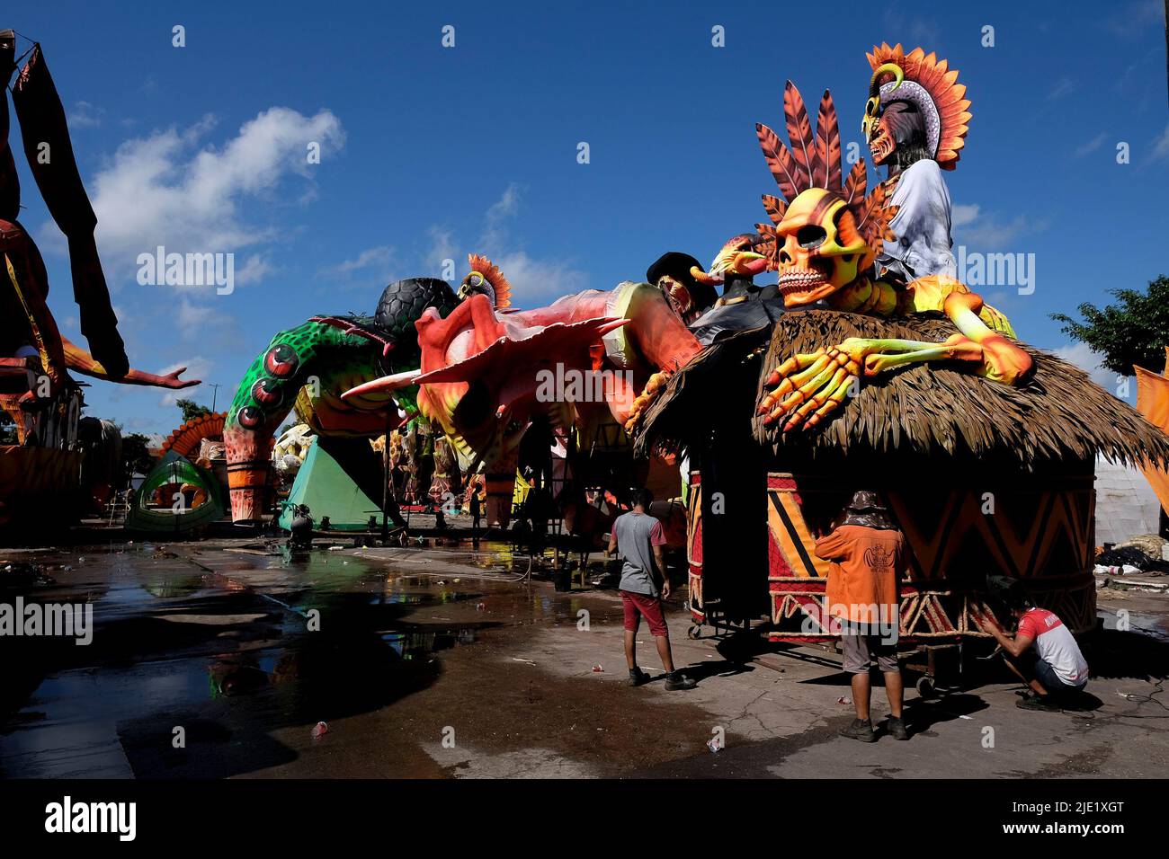 AM - Parintins - 06/24/2022 - AMAZONAS, PARINTINS, FESTIVAL FOLCLORICO 2022 - Allegories of the Boi-Bumba Garantido (red bull) are positioned and receive the last adjustments for the beginning of the first night of presentations of the Festival Folclorico de Parintins 2022 that starts this Friday (24). After two years without editions due to the most serious phase of COVID-19 in Brazil, the city of Parintins in the State of Amazonas returns to celebrate the Folkloric Festival with the dispute of the Garantido and Caprichoso oxen. Photo: Suamy Beydoun/AGIF/Sipa USA Stock Photo