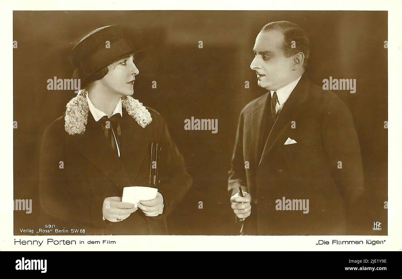 Portrait of Henny Porten in Die Flammen lügen (1926) - German weimar era cinema (1918 - 1935) Stock Photo