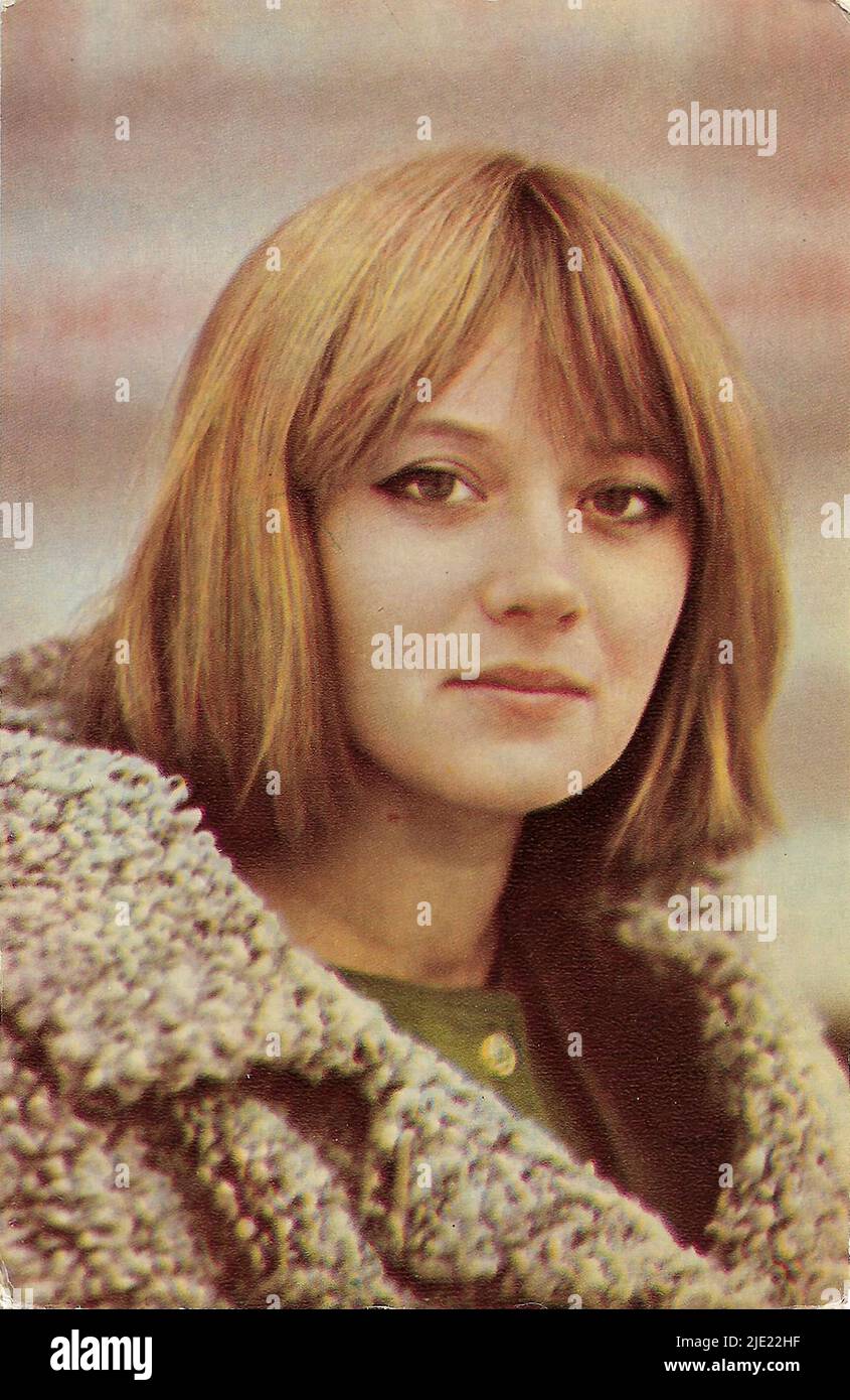 Jinsiy olatni kokrak uchiga surtish Er xotinini yechintirib, mushukini opdi