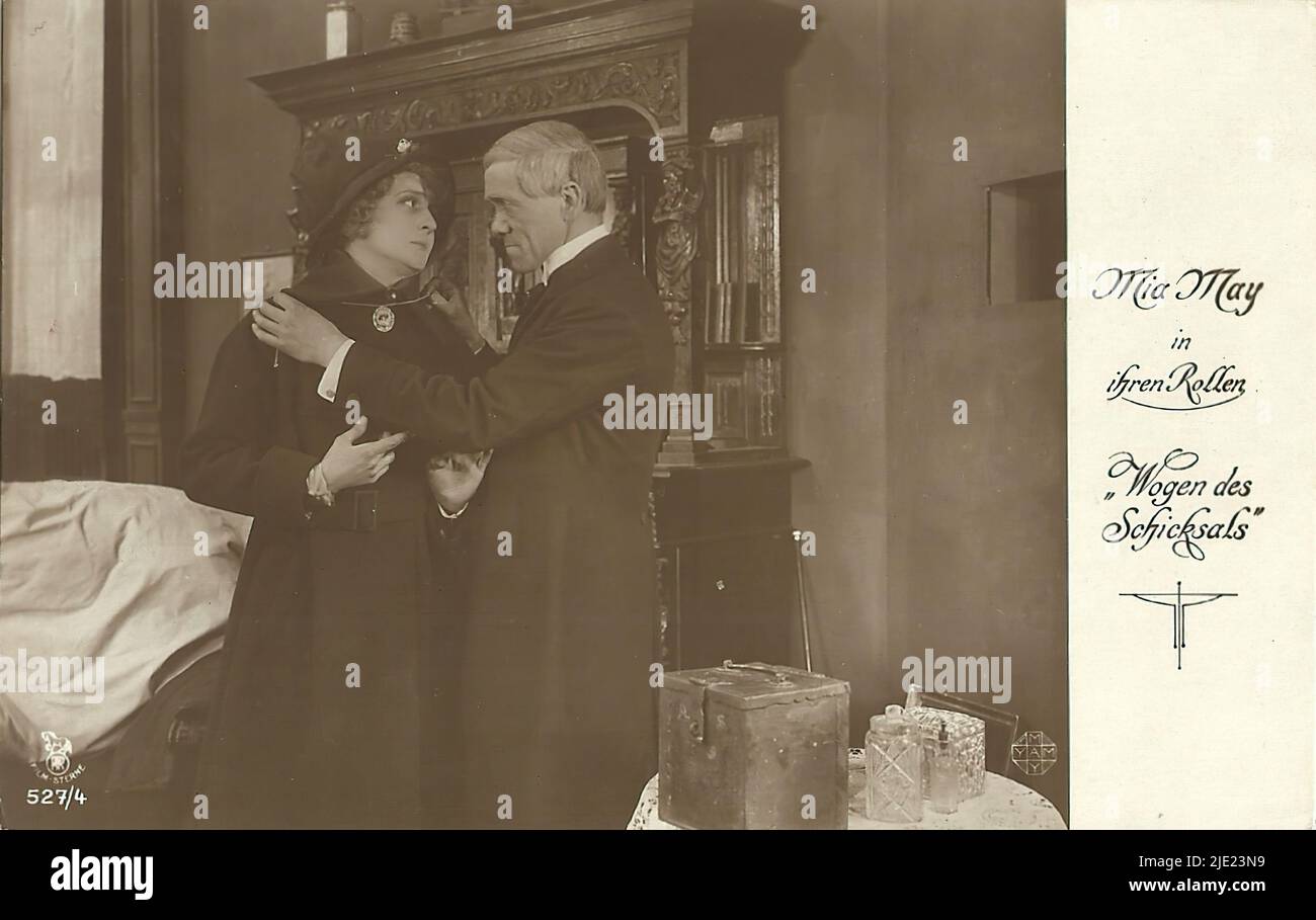 Portrait of Mia May and Georg John in Wogen des Schicksals (1918) - German weimar era cinema (1918 - 1935) Stock Photo