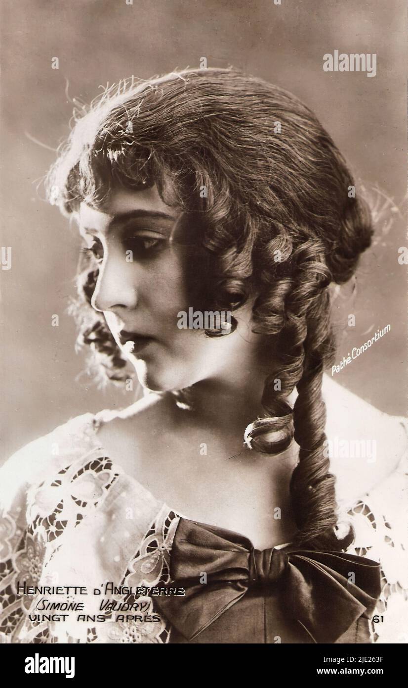 Portrait of Simone Vaudry in Vingt ans après (1922) Silent movie era