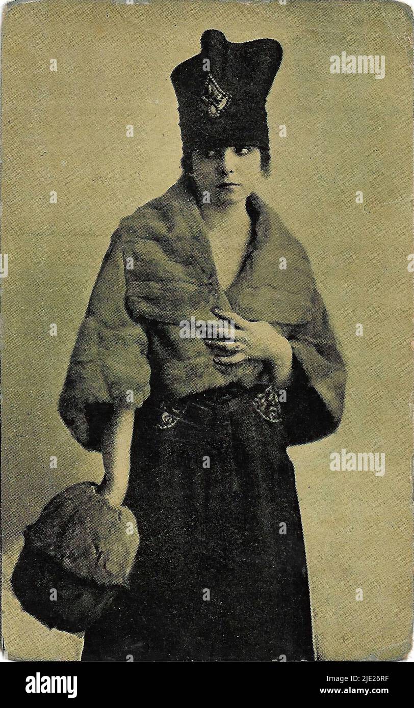 Portrait of Tilde Kassaj in Nanà (1917 19) - Italian silent cinema era actress Stock Photo