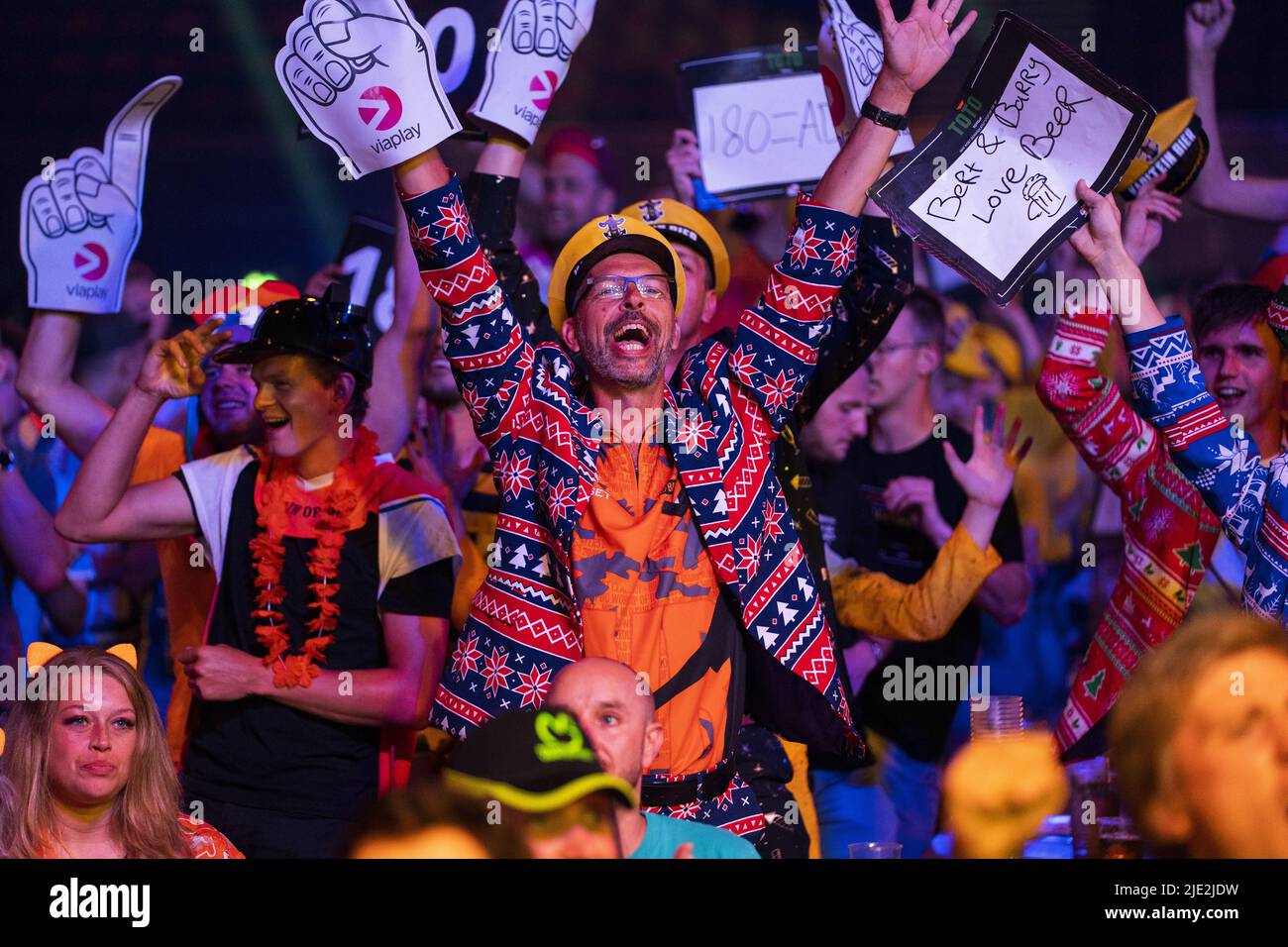 AMSTERDAM - Audience during Dutch Darts Masters 2022 in the Ziggo Dome. ANP  JEROEN JUMELET Stock Photo - Alamy