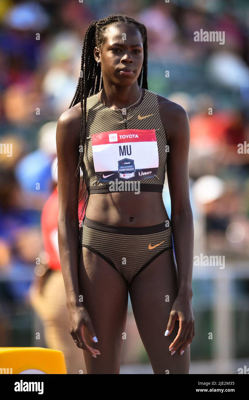 Athing Mu, Nike, focused for the start of the first round of the 800m
