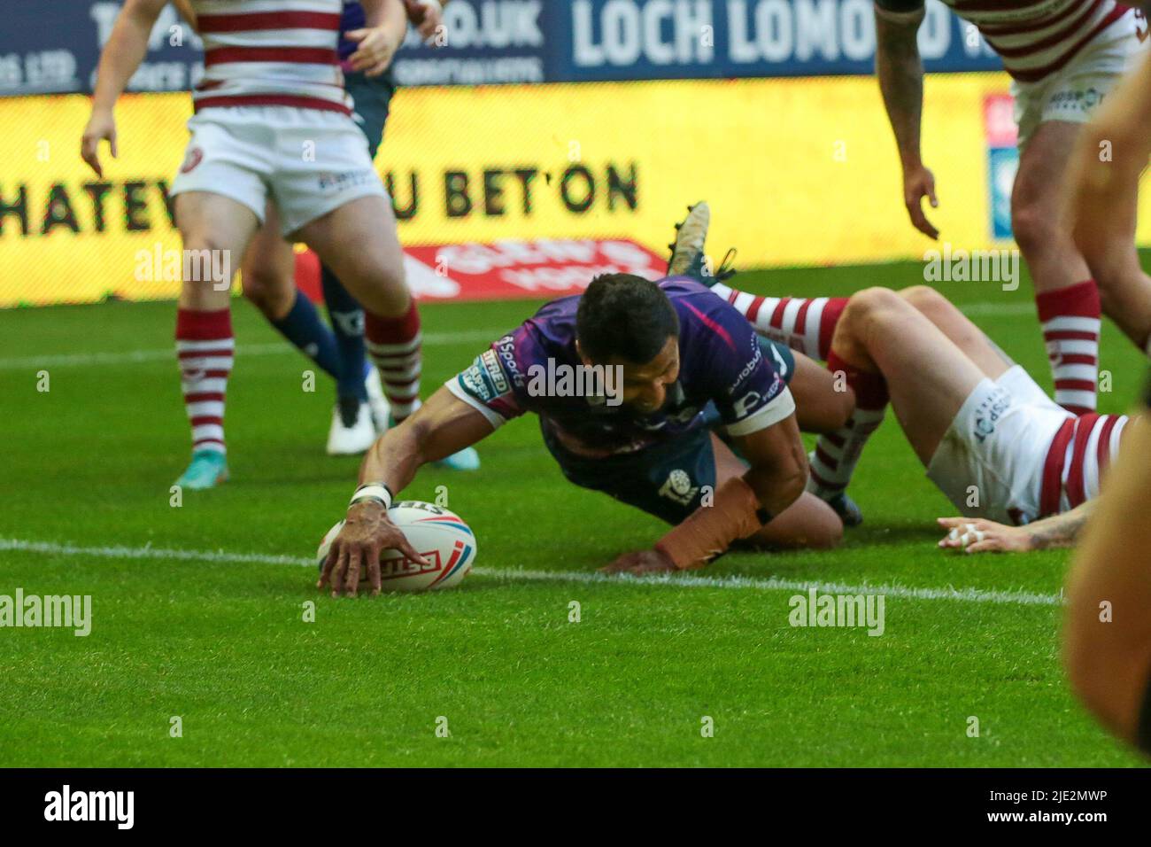 TRY Toulouse Dom Peyroux during the Betfred Super League match between Wigan and Toulouse at the DW Stadium, Wigan on 24 June 2022. Photo by Simon Hall. Editorial use only, license required for commercial use. No use in betting, games or a single club/league/player publications. Credit: UK Sports Pics Ltd/Alamy Live News Stock Photo