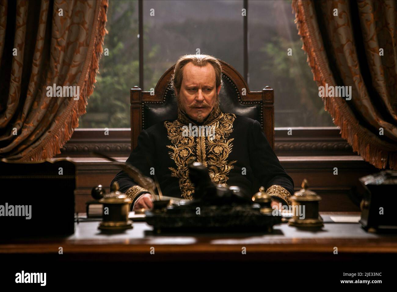 STELLAN SKARSGARD, CINDERELLA, 2015 Stock Photo - Alamy