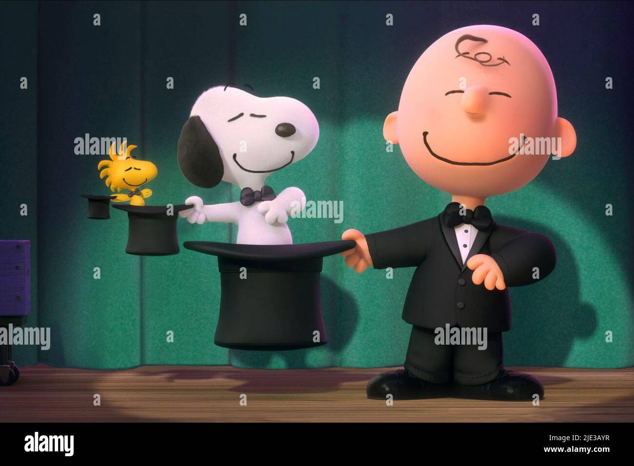 WOODSTOCK,SNOOPY,BROWN, SNOOPY AND CHARLIE BROWN THE PEANUTS MOVIE