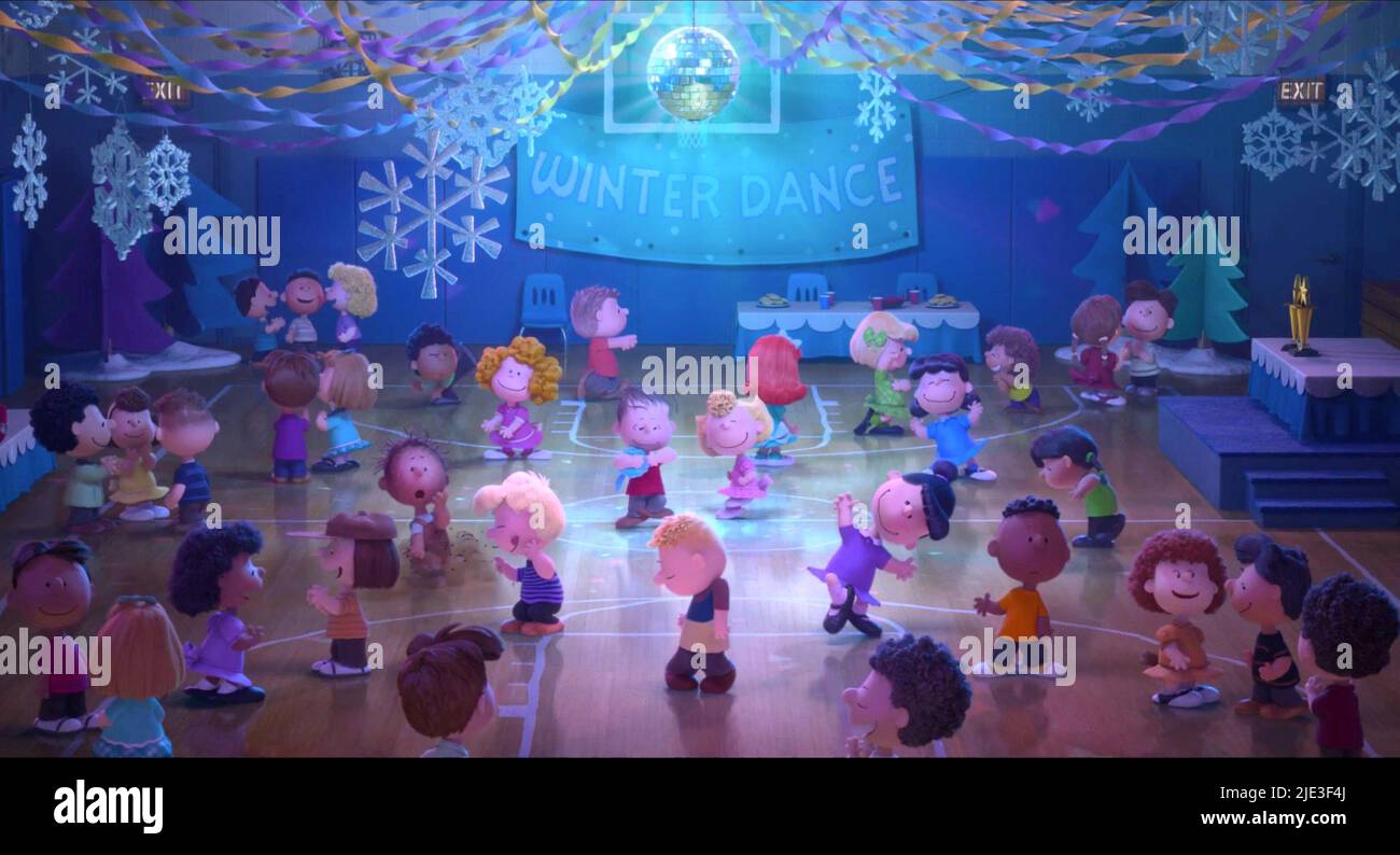 SCHOOL DANCE, SNOOPY AND CHARLIE BROWN THE PEANUTS MOVIE, 2015 Stock